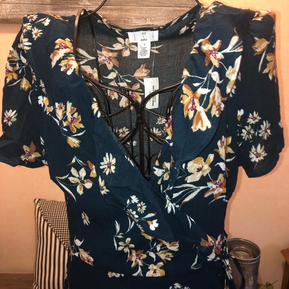 NWT wrap dress - Picture 2 of 4